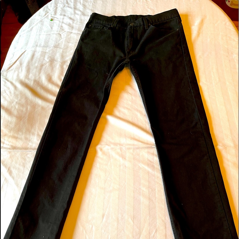 Levi jeans 32x32 black 513’s wore once